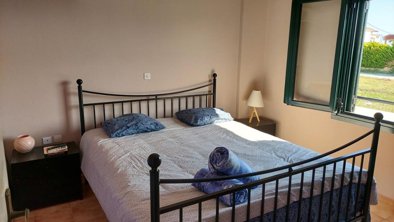 Airport Friendly House 2 Villa Artemida  Bagian luar foto