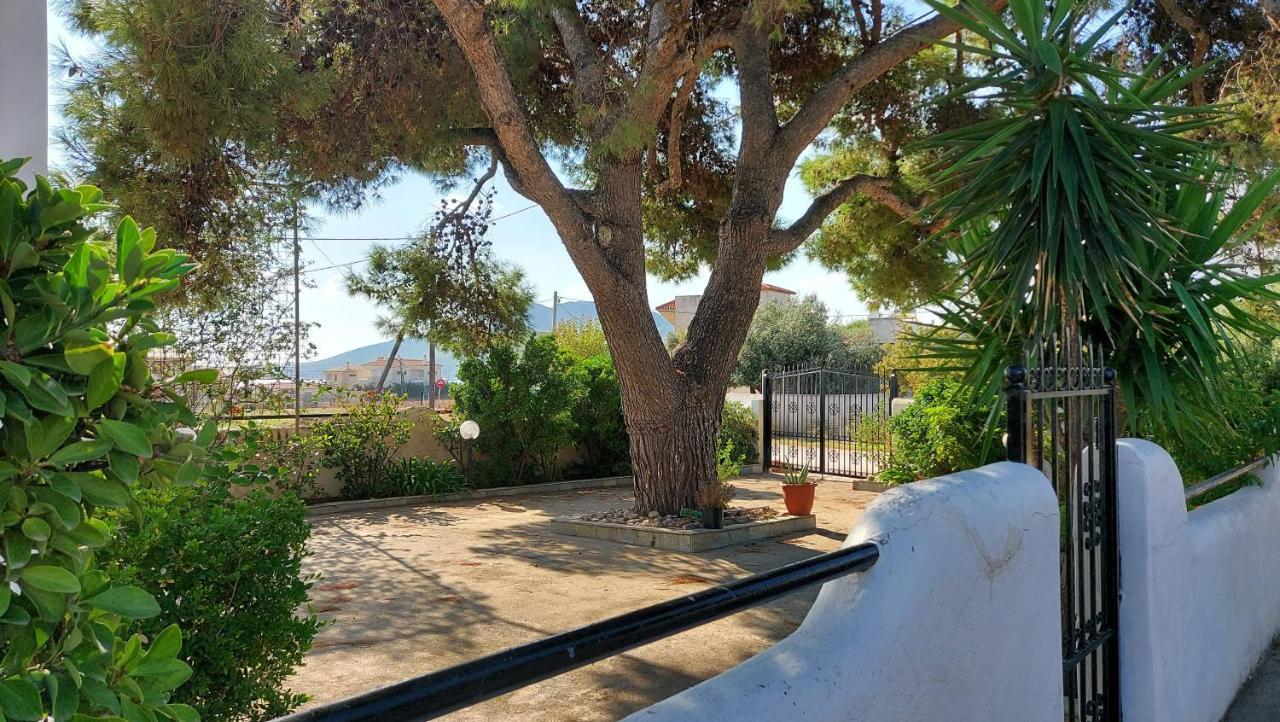 Airport Friendly House 2 Villa Artemida  Bagian luar foto