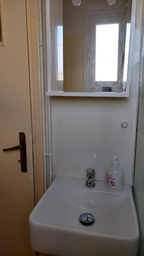 Airport Friendly House 2 Villa Artemida  Bagian luar foto