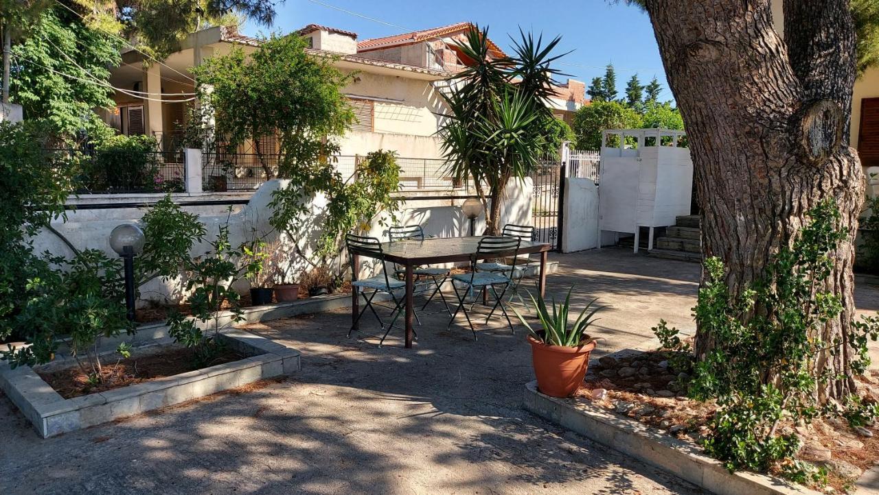 Airport Friendly House 2 Villa Artemida  Bagian luar foto