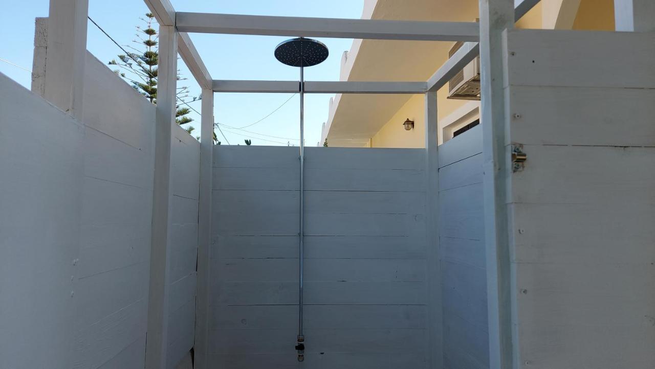 Airport Friendly House 2 Villa Artemida  Bagian luar foto